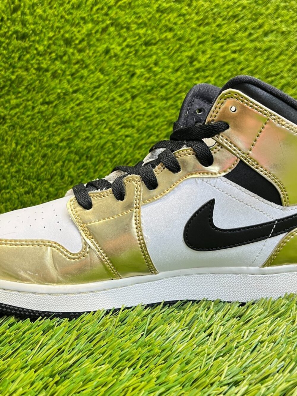 Nike Air Jordan 1 Mid SE Boys Size 7Y Gold White Black Athletic Shoes Sneakers‎ - Picture 5 of 13